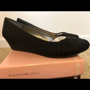 Bandolino Jeer Wedges